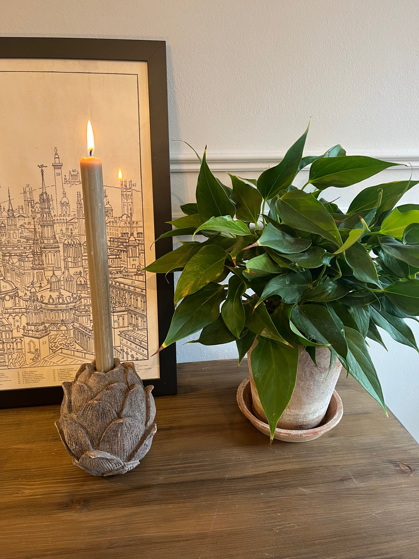 Stone artichoke candle holder (Medium)
