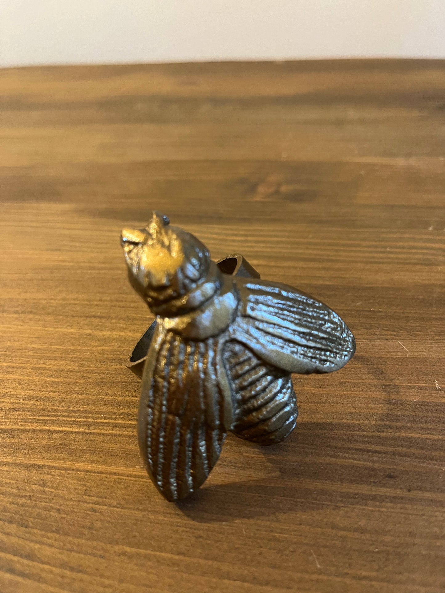 Set of 4 bee napkin rings