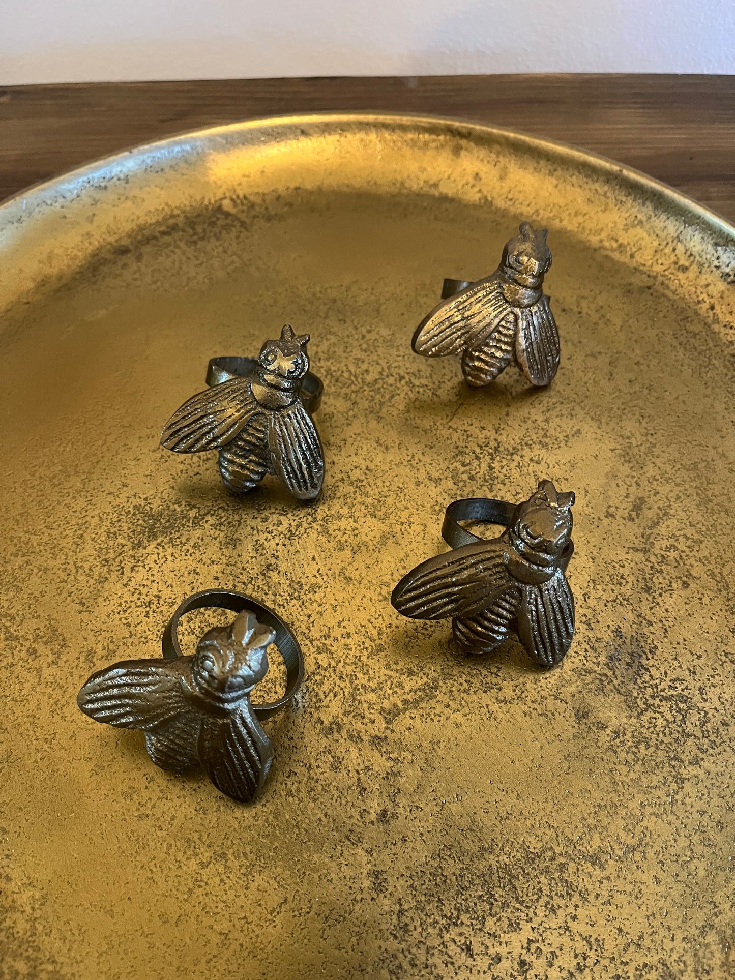 Set of 4 bee napkin rings