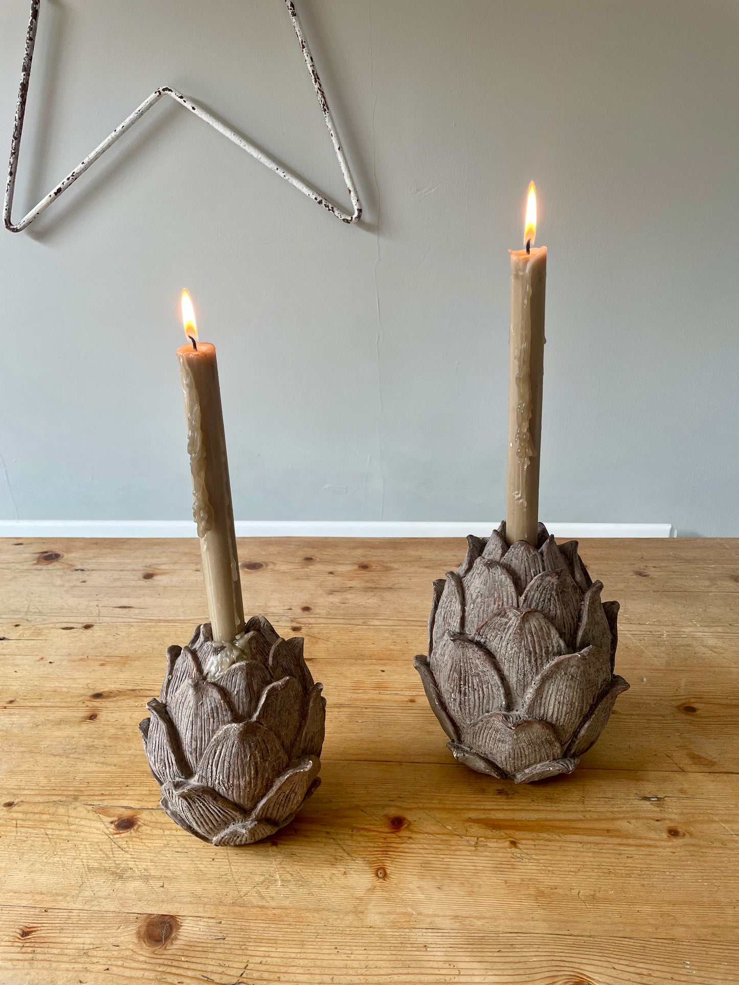 Stone artichoke candle holder (Medium)