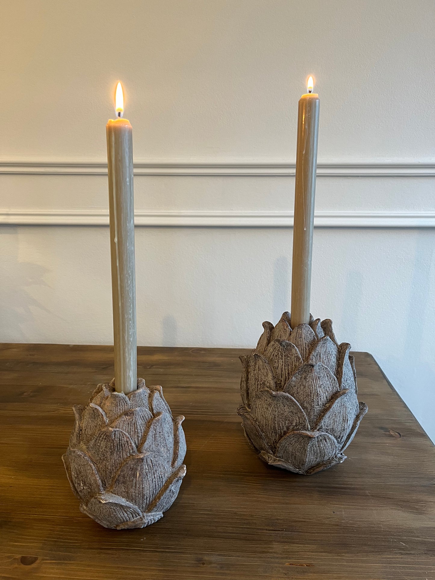 Stone artichoke candle holder (Medium)